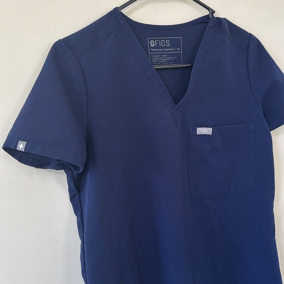 FIGS Catarina One-Pocket Scrub Top Navy Size XS - Picture 4 of 9